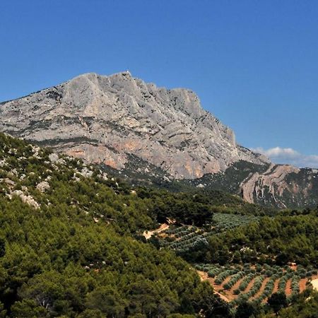Studio A Deux Pas D'Aix Екс ан Прованс Екстериор снимка