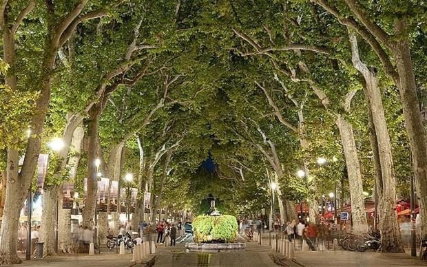 Studio A Deux Pas D'Aix Екс ан Прованс Екстериор снимка